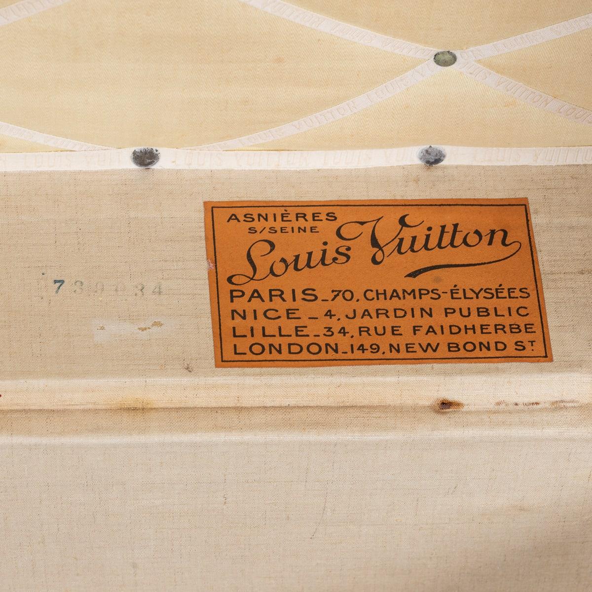 Malle Cabine Louis Vuitton du 20ème siècle en toile monogramme, France c.1930 en vente 4