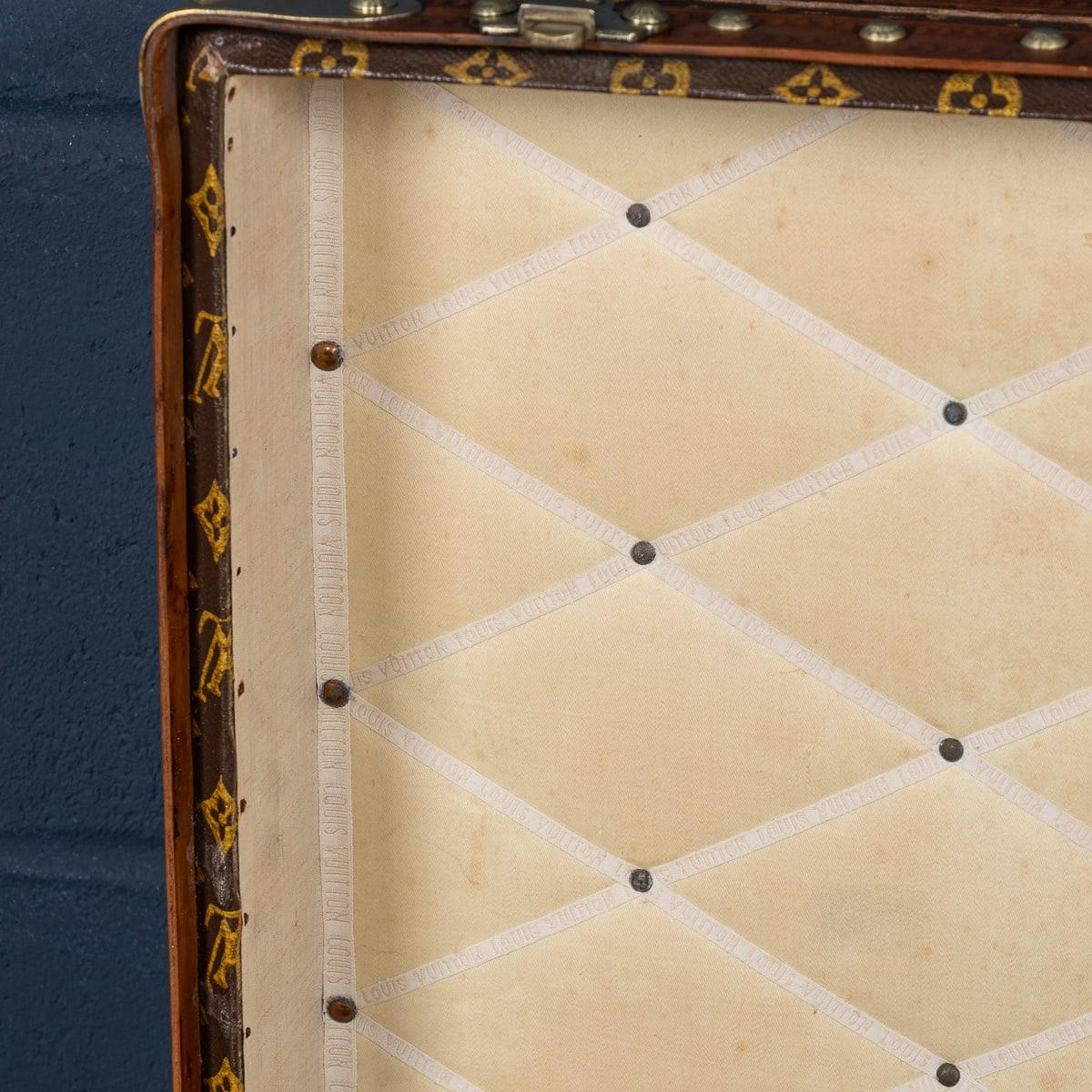Malle Cabine Louis Vuitton du 20ème siècle en toile monogramme, France c.1930 en vente 5