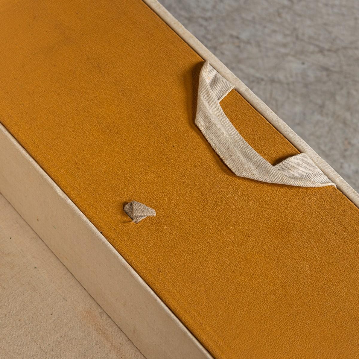 Malle Cabine Louis Vuitton du 20ème siècle en toile monogramme, France c.1930 en vente 9