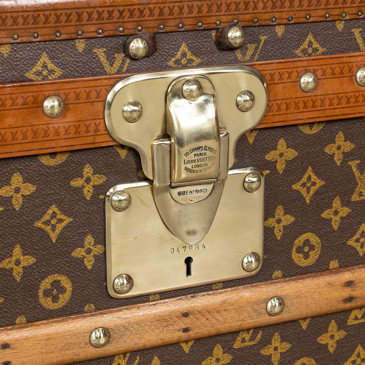 Malle Cabine Louis Vuitton du 20ème siècle en toile monogramme, France c.1930 en vente 10