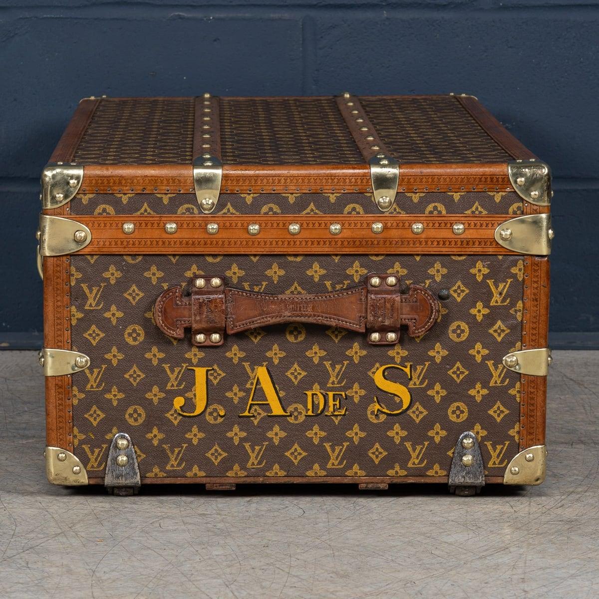Français Malle Cabine Louis Vuitton du 20ème siècle en toile monogramme, France c.1930 en vente