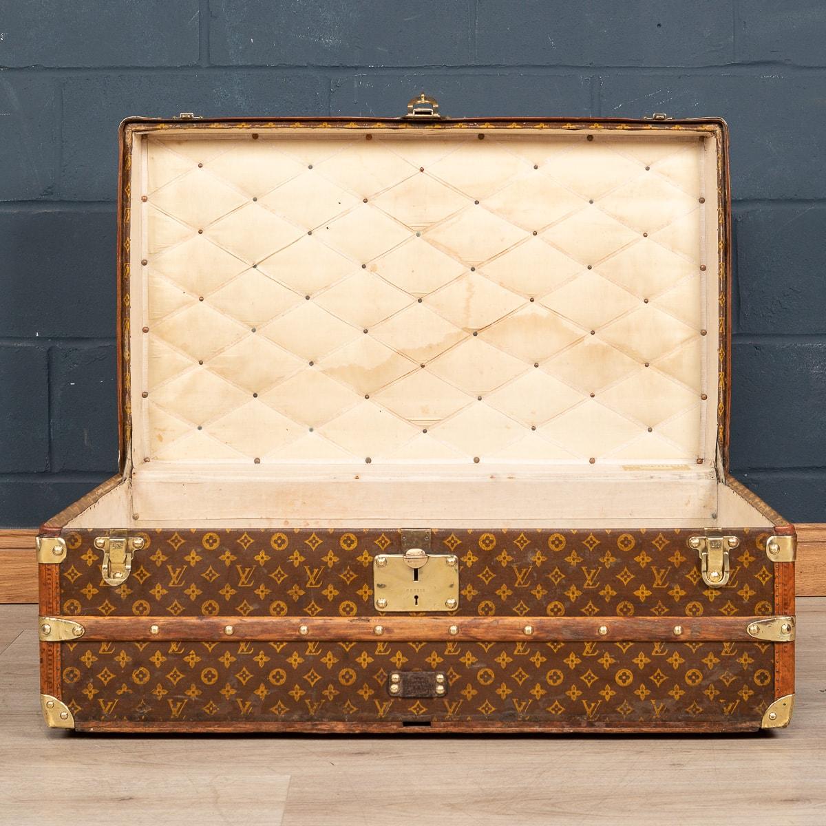 Louis Vuitton Cabine Koffer des 20. Jahrhunderts aus Monogramm-Leinwand, Frankreich, um 1930 im Angebot 2