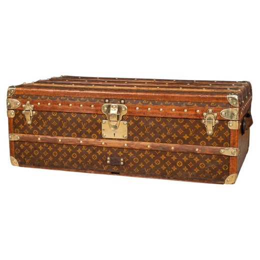 Louis Vuitton representative trunk c.1930 - Baggage Collection