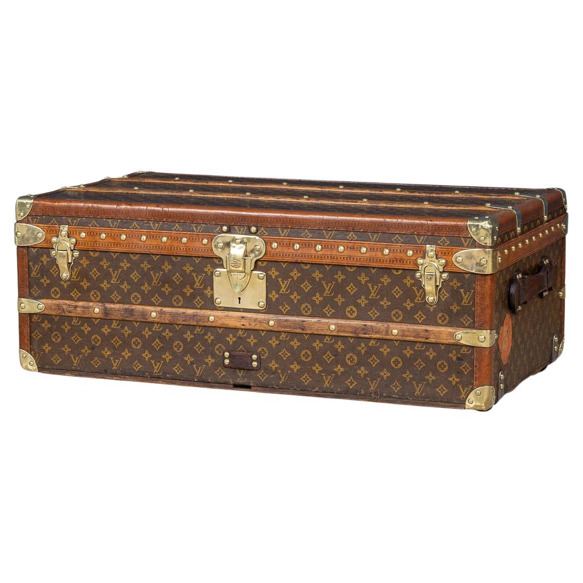 20th Century Louis Vuitton Cabin Trunk In Monogram Canvas, France c.1930 For Sale