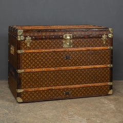 Baúl de cabina Louis Vuitton del siglo XX en lona con monograma, París, c.1930