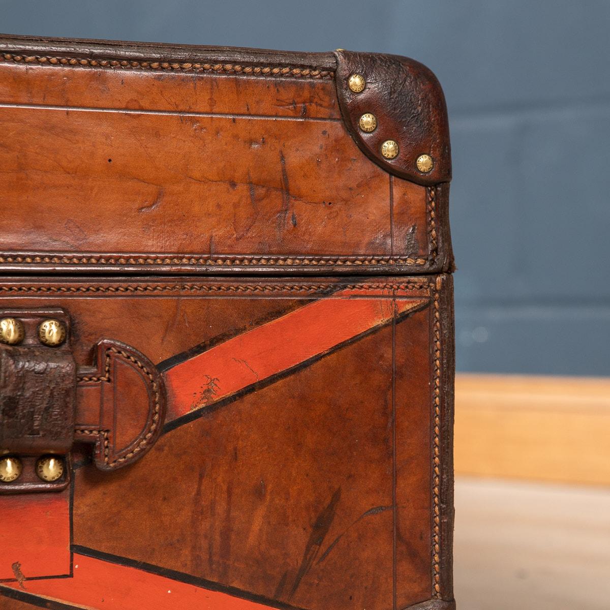 Baule da cabina Louis Vuitton del XX secolo in pelle di mucca naturale, Parigi, 1910 ca. in vendita 9