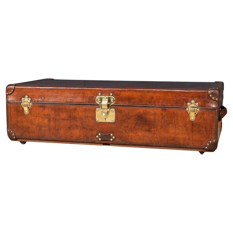 Louis Vuitton Expandable Suitcase in natural leather, 1910 - THE