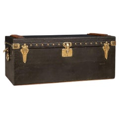 Vintage 20th Century Louis Vuitton Car Trunk In Green Vuittonite Canvas, Paris, c.1910