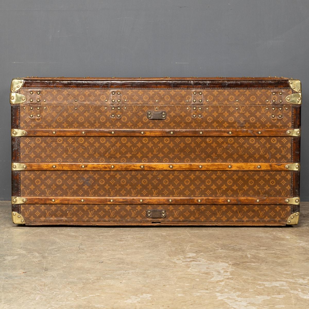 20th Century Louis Vuitton Courier Trunk, France, c.1910 In Good Condition In Royal Tunbridge Wells, Kent