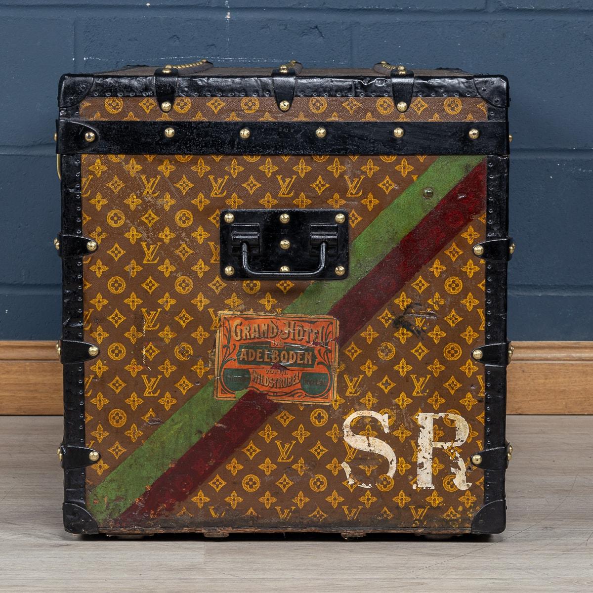 Other 20th Century Louis Vuitton Courier Trunk In Monogram Canvas, France c.1900 For Sale