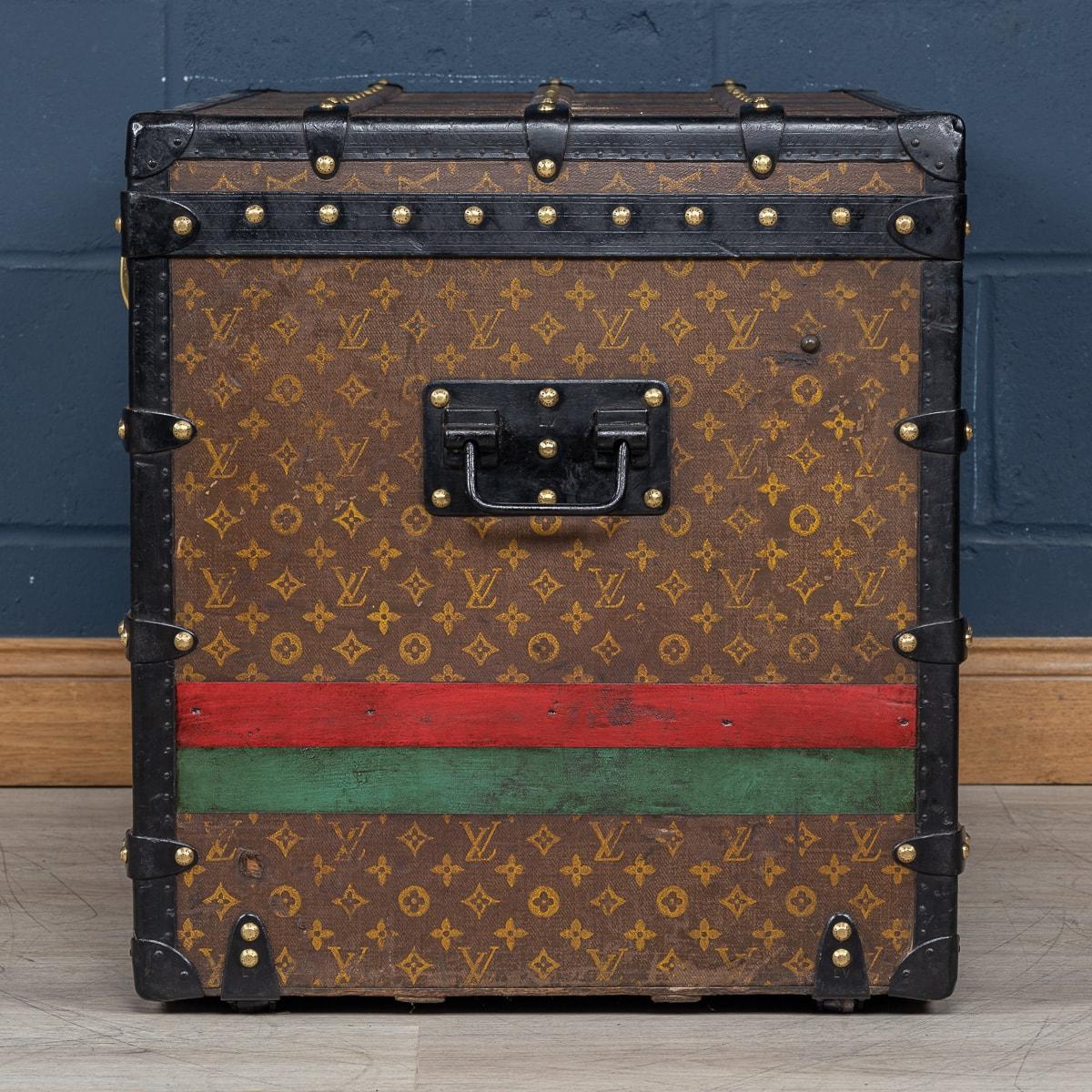 Other 20th Century Louis Vuitton Courier Trunk In Monogram Canvas, France c.1910 For Sale