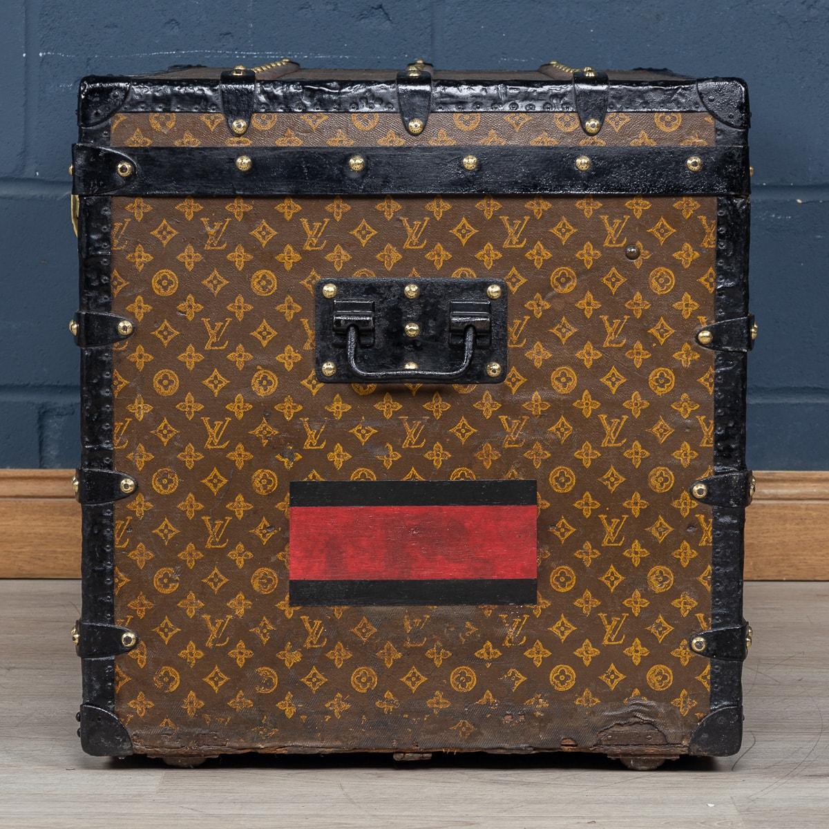 Other 20th Century Louis Vuitton Courier Trunk In Monogram Canvas, France c.1910 For Sale