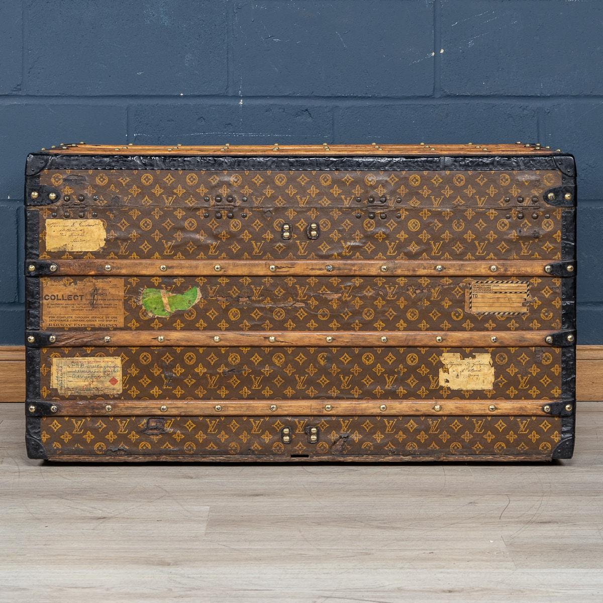 French 20th Century Louis Vuitton Courier Trunk In Monogram Canvas, France c.1910 For Sale