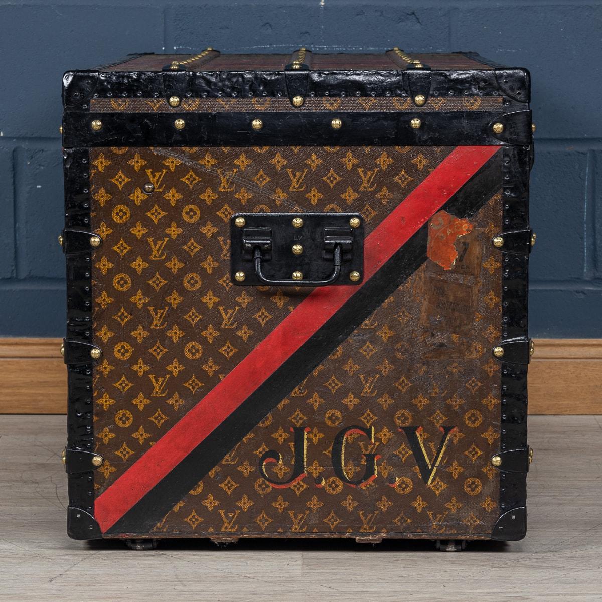 Louis Vuitton Courier-Truhe des 20. Jahrhunderts aus Monogramm-Leinwand, Frankreich um 1910 im Zustand „Gut“ im Angebot in Royal Tunbridge Wells, Kent