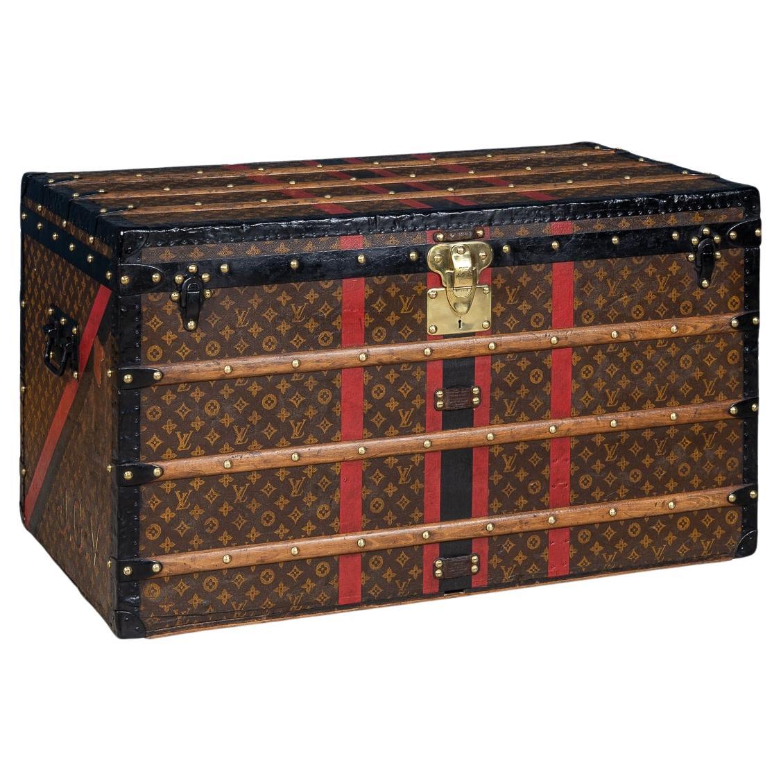 20th Century Louis Vuitton Courier Trunk In Monogram Canvas, France c.1910 For Sale