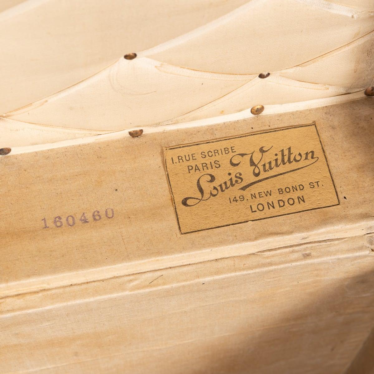 Malle de coursier Louis Vuitton du 20ème siècle en toile monogrammée, France vers 1930 en vente 5