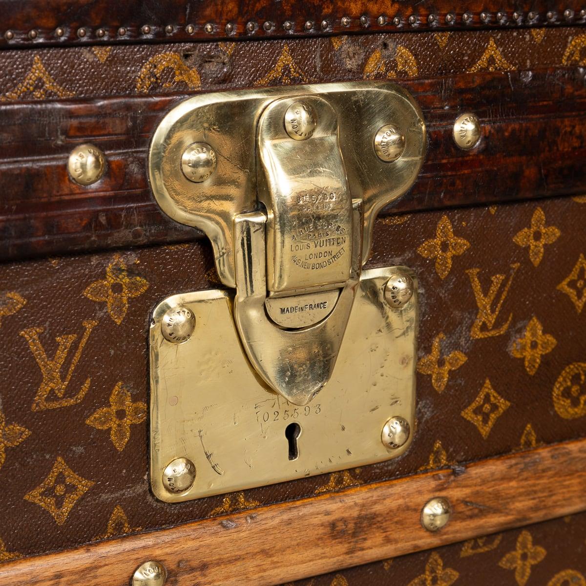 Malle de coursier Louis Vuitton du 20ème siècle en toile monogrammée, France vers 1930 en vente 6