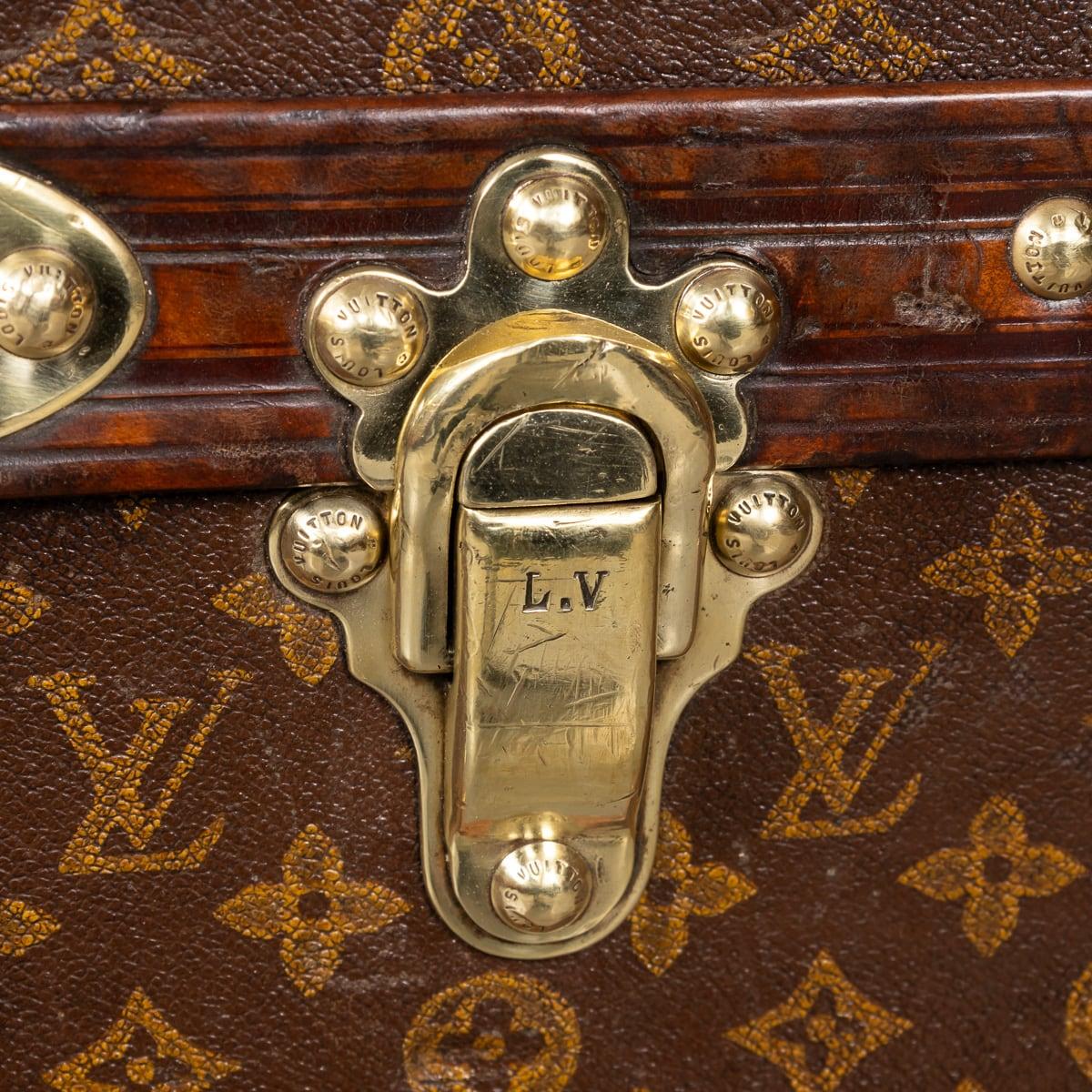 Malle de coursier Louis Vuitton du 20ème siècle en toile monogrammée, France vers 1930 en vente 7