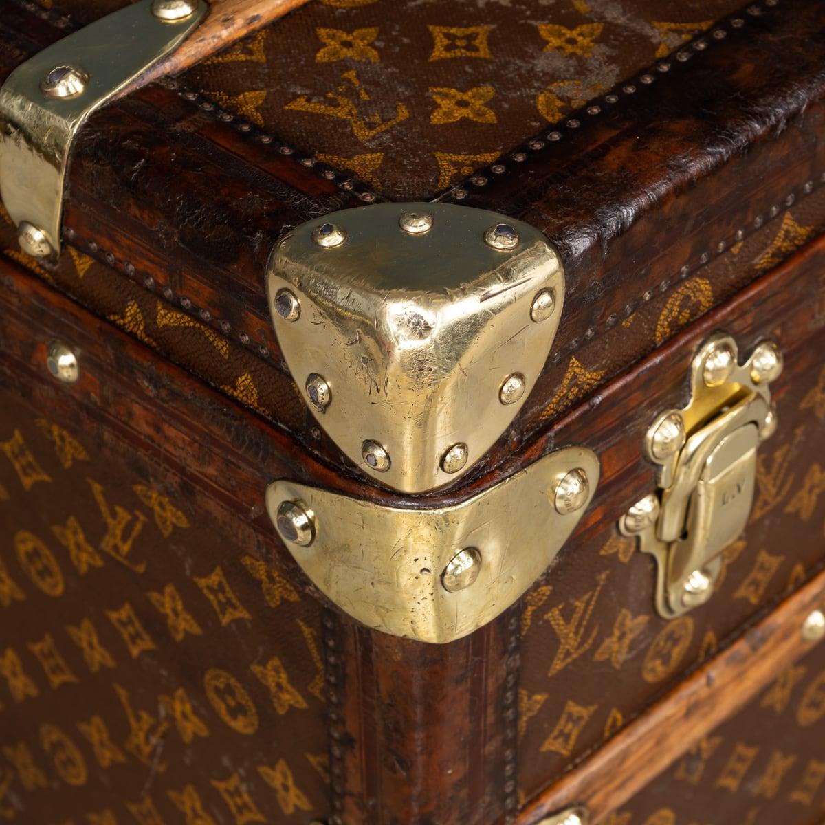 Malle de coursier Louis Vuitton du 20ème siècle en toile monogrammée, France vers 1930 en vente 8