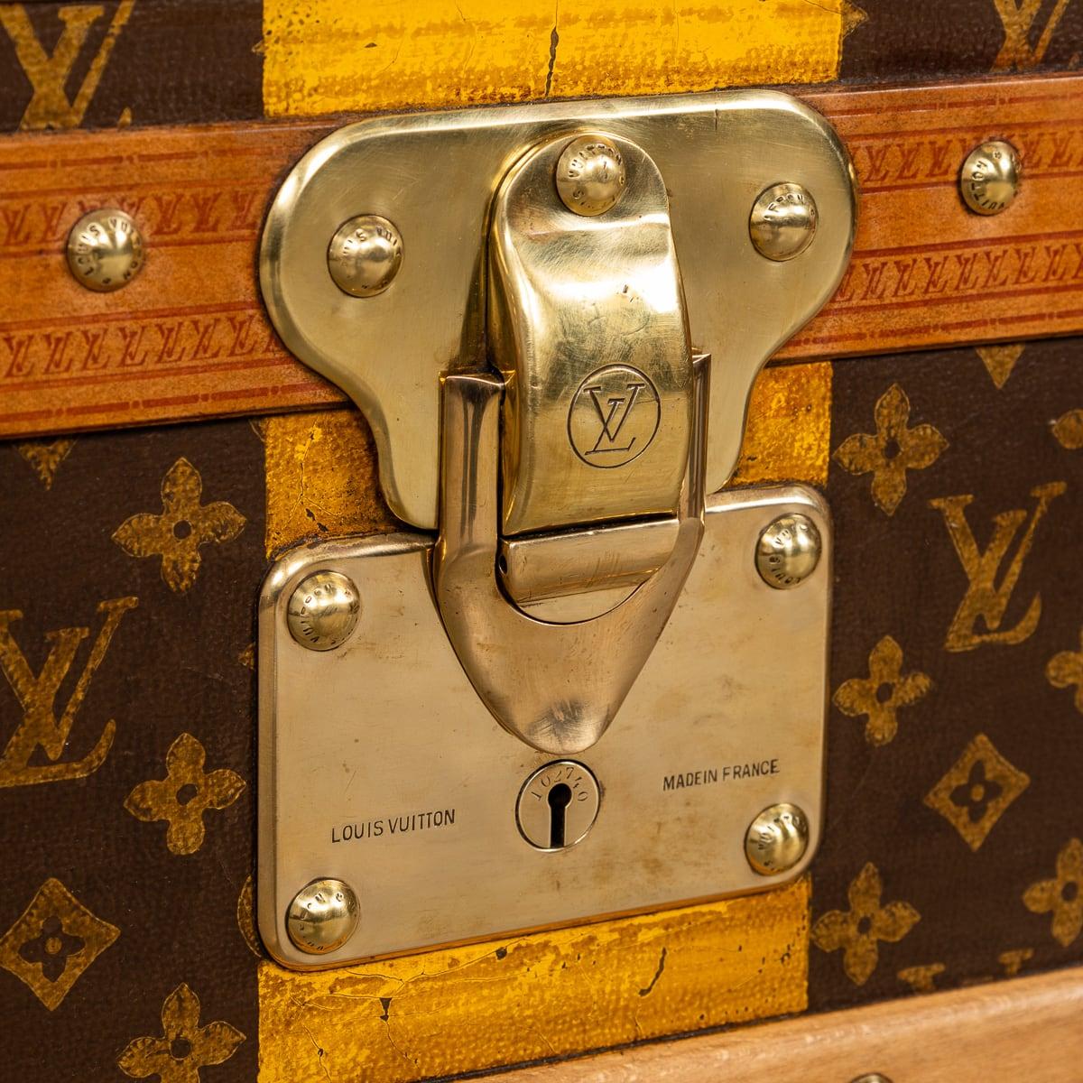 Malle de coursier Louis Vuitton du 20ème siècle en toile monogrammée, France vers 1930 en vente 9