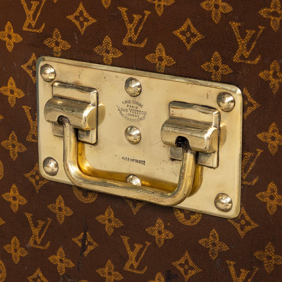 Malle de coursier Louis Vuitton du 20ème siècle en toile monogrammée, France vers 1930 en vente 9