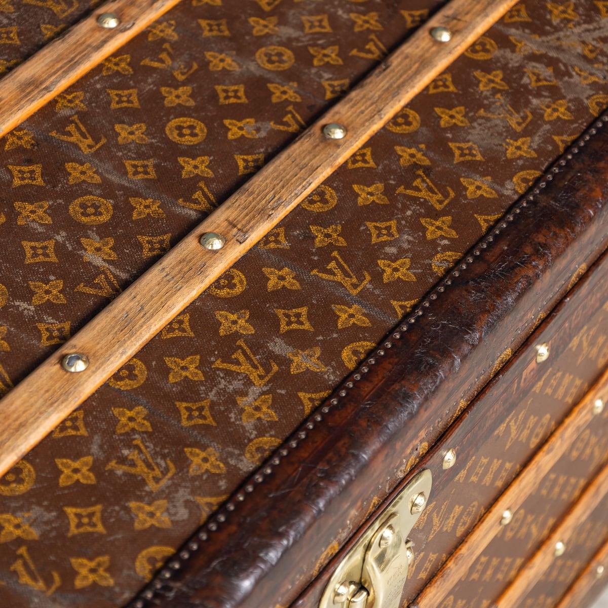 Malle de coursier Louis Vuitton du 20ème siècle en toile monogrammée, France vers 1930 en vente 13