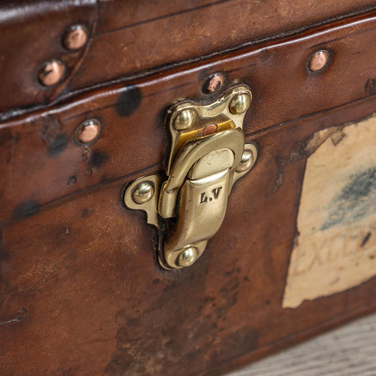 20th Century Louis Vuitton Cow Hide Suitcase, France c.1920 For Sale 8