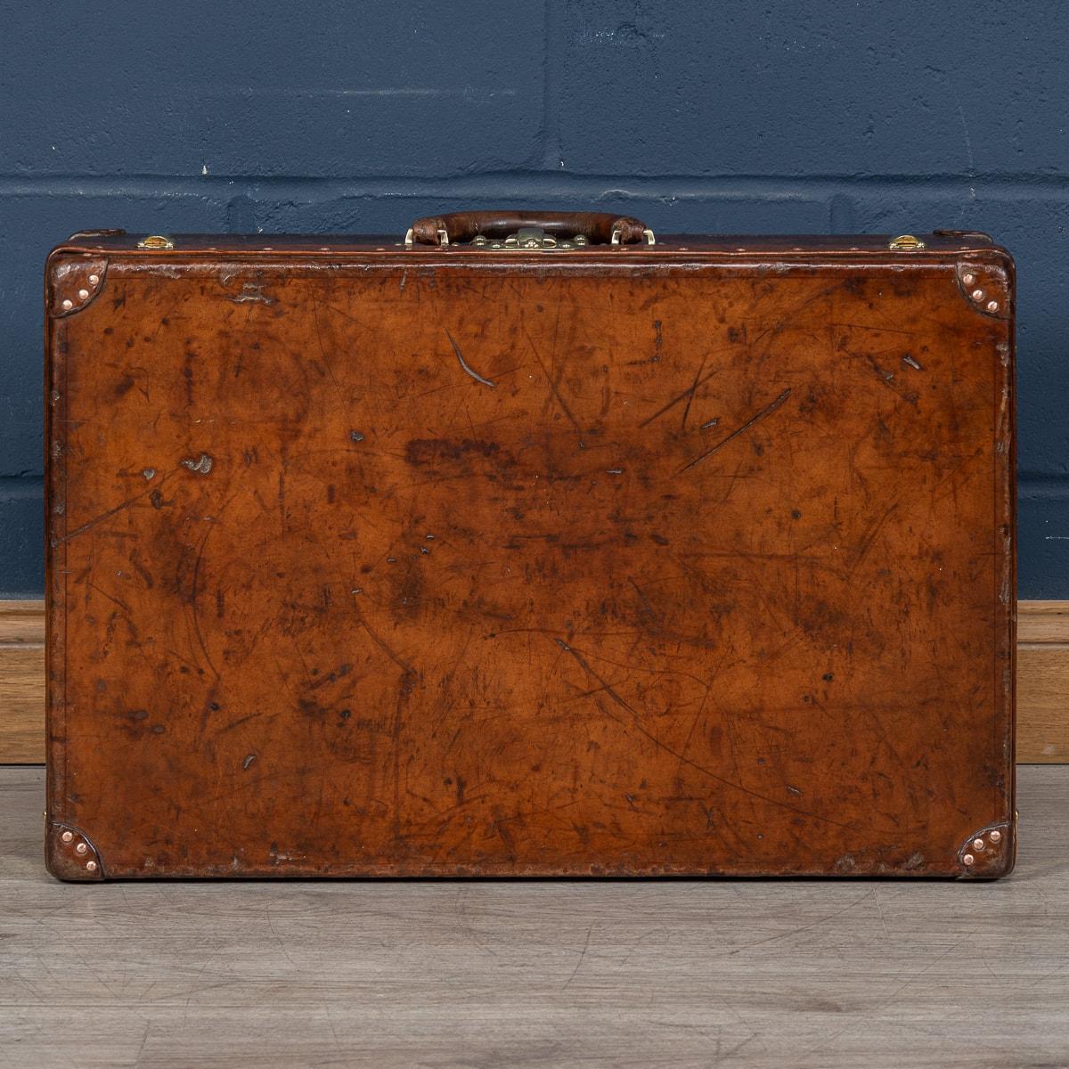 20th Century Louis Vuitton Cow Hide Suitcase, France c.1920 For Sale 1