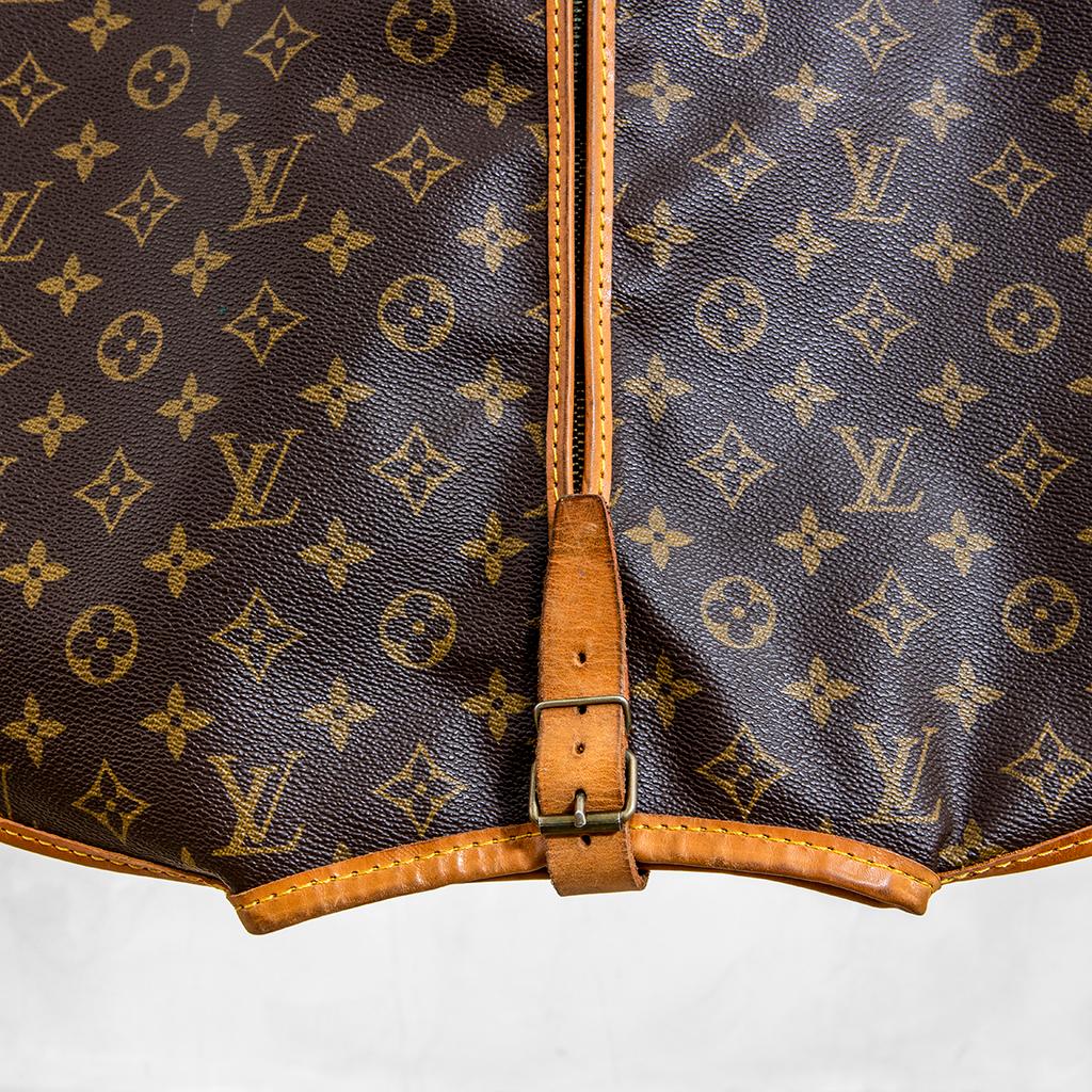 Fin du 20e siècle 20th Century Louis Vuitton Garment Bag Classic Monogram Canvas 80s en vente