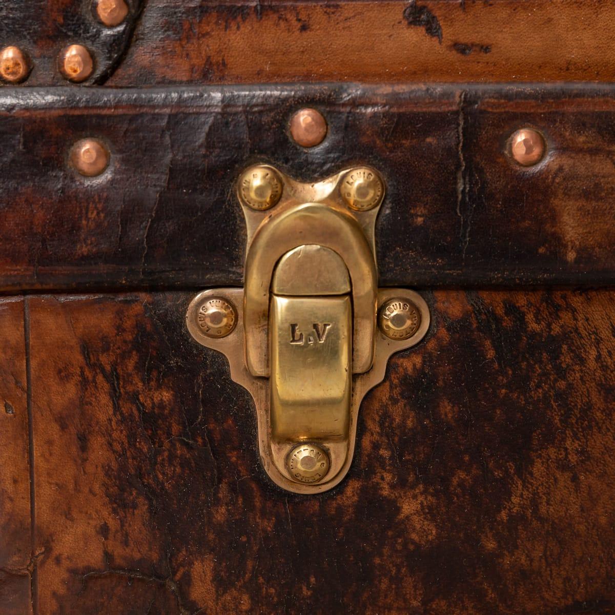 20th Century Louis Vuitton Leather Suitcase in Cow Hide, Paris, circa 1900 10