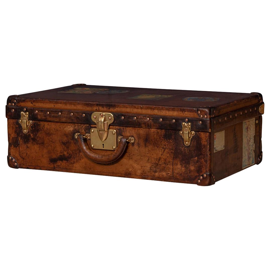 20th Century Louis Vuitton Leather Suitcase in Cow Hide, Paris, circa 1900