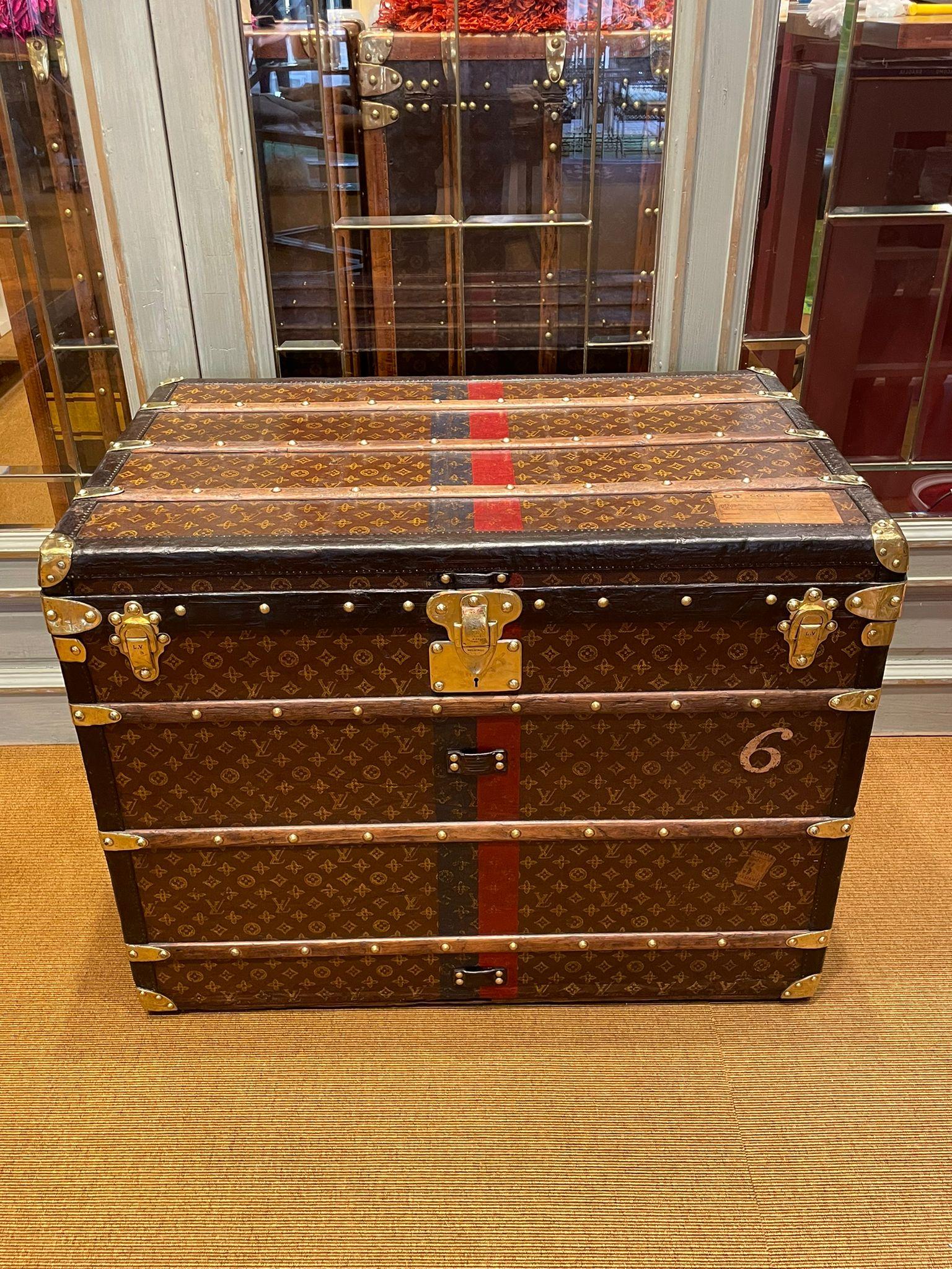 An exquisite “malle haute“ (tall trunk) by Louis Vuitton, early 20th century made in France, Paris.
The malle haute is the largest of the standard sizes, any trunk larger than this one would have been custom made.
Covered in the world famous LV