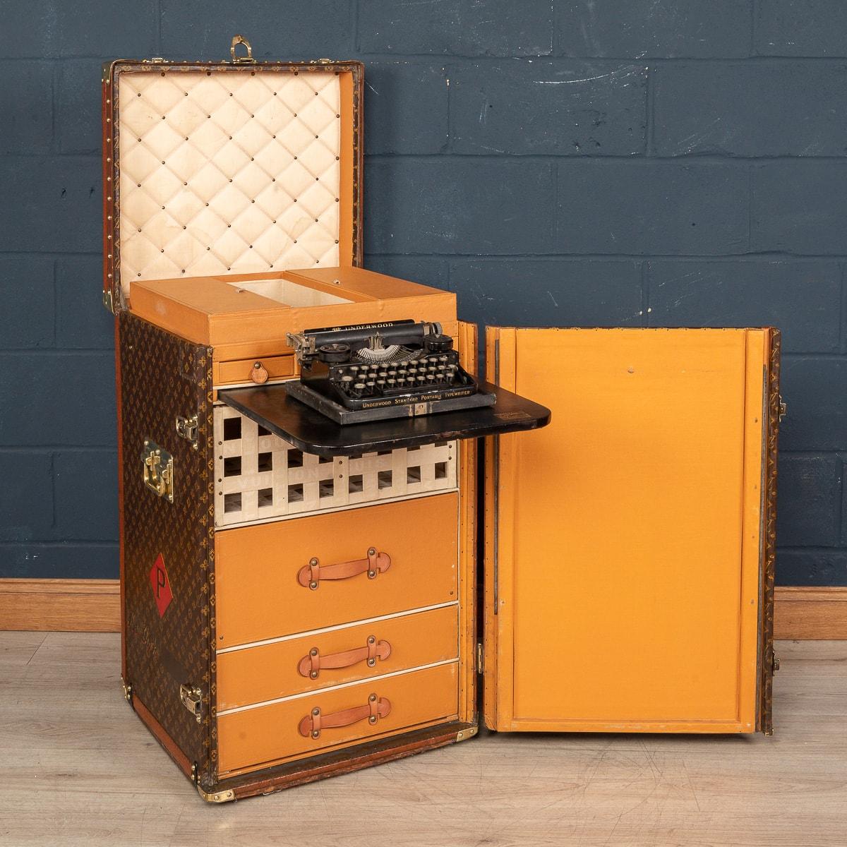 One of the rarest of Louis Vuitton trunks in circulation is the “malle secretaire“ (or desk trunk). This is a superb example of such a trunk, completely original and dating to the early part of the 20th century.

Condition
In good condition -