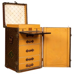 Louis Vuitton-Truhe „Malle Secretaire“ des 20. Jahrhunderts, Paris, um 1920