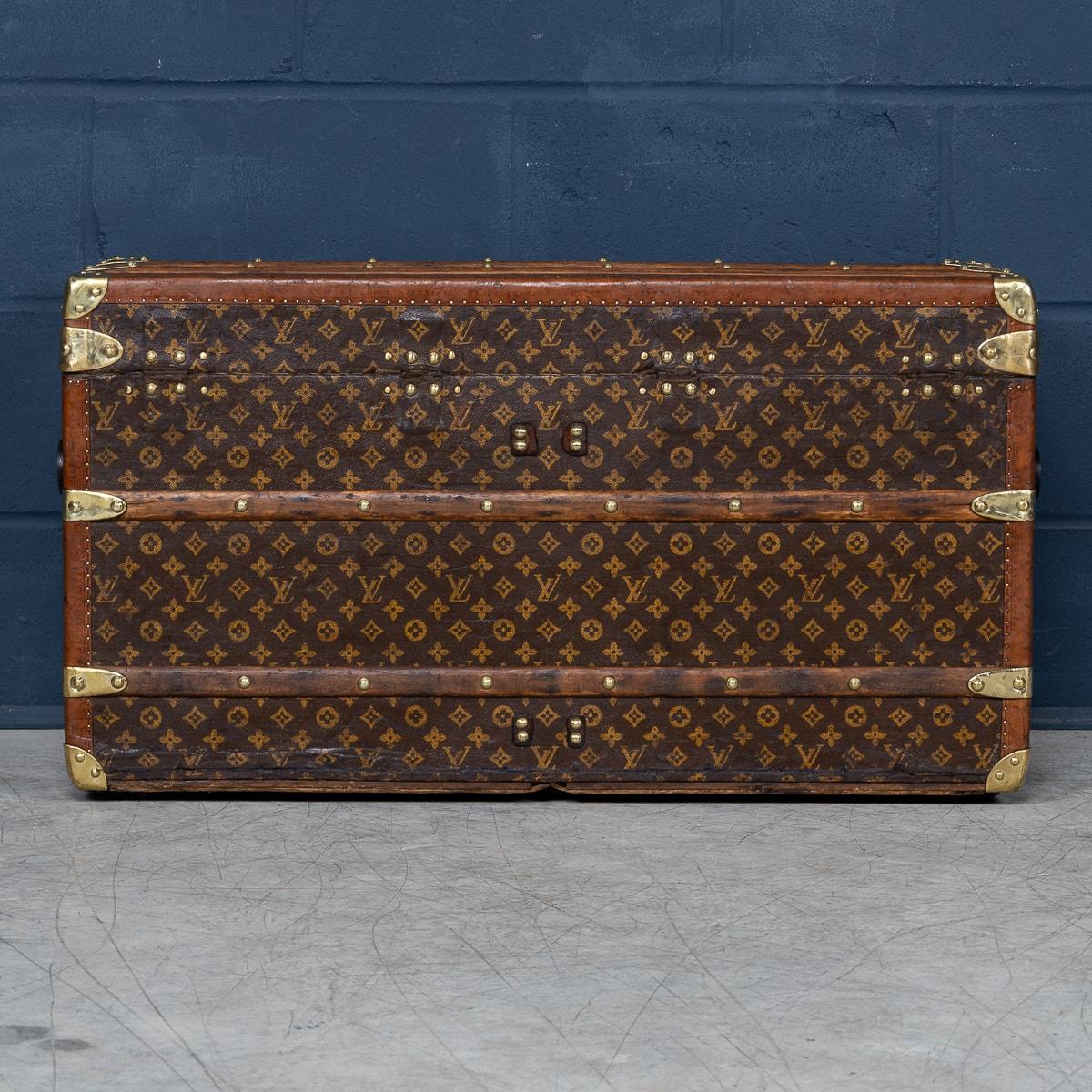 Louis Vuitton Schuhtruhe des 20. Jahrhunderts, Frankreich um 1930 (Messing) im Angebot