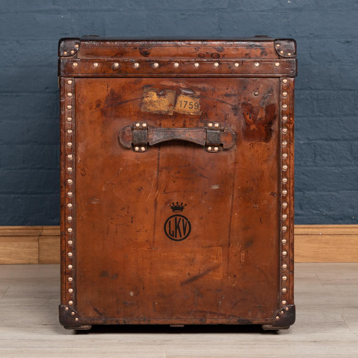 1900 suitcase