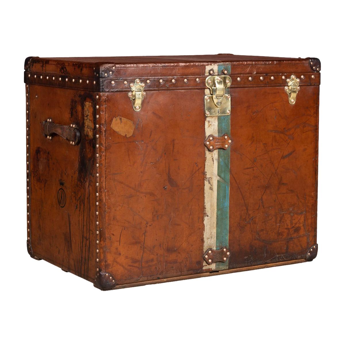 Louis Vuitton Furniture Trunks, Luggage & More 209 For Sale at 1stdibs