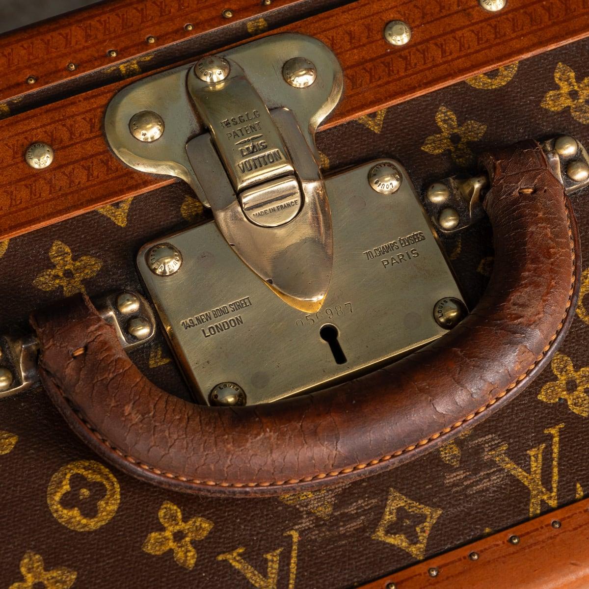20th Century Louis Vuitton Suitcase In Monogram Canvas, France c.1940 8