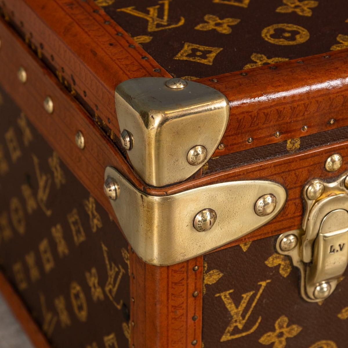 20th Century Louis Vuitton Suitcase In Monogram Canvas, France c.1940 11
