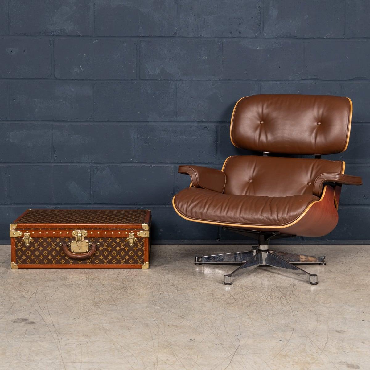 Other 20th Century Louis Vuitton Suitcase In Monogram Canvas, France c.1940