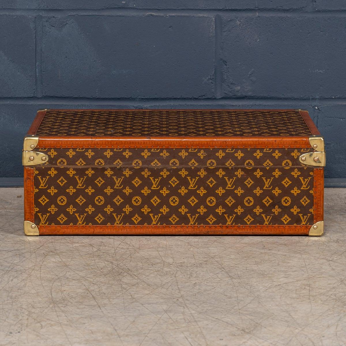 20th Century Louis Vuitton Suitcase In Monogram Canvas, France c.1940 In Good Condition In Royal Tunbridge Wells, Kent