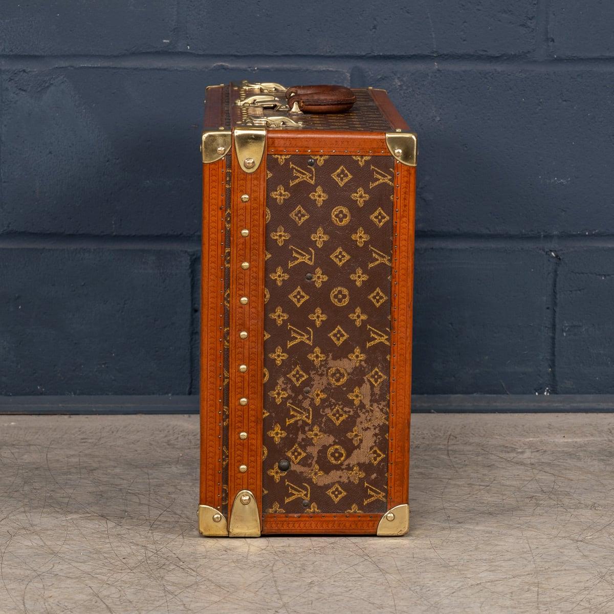 20th Century Louis Vuitton Suitcase In Monogram Canvas, France c.1940 1
