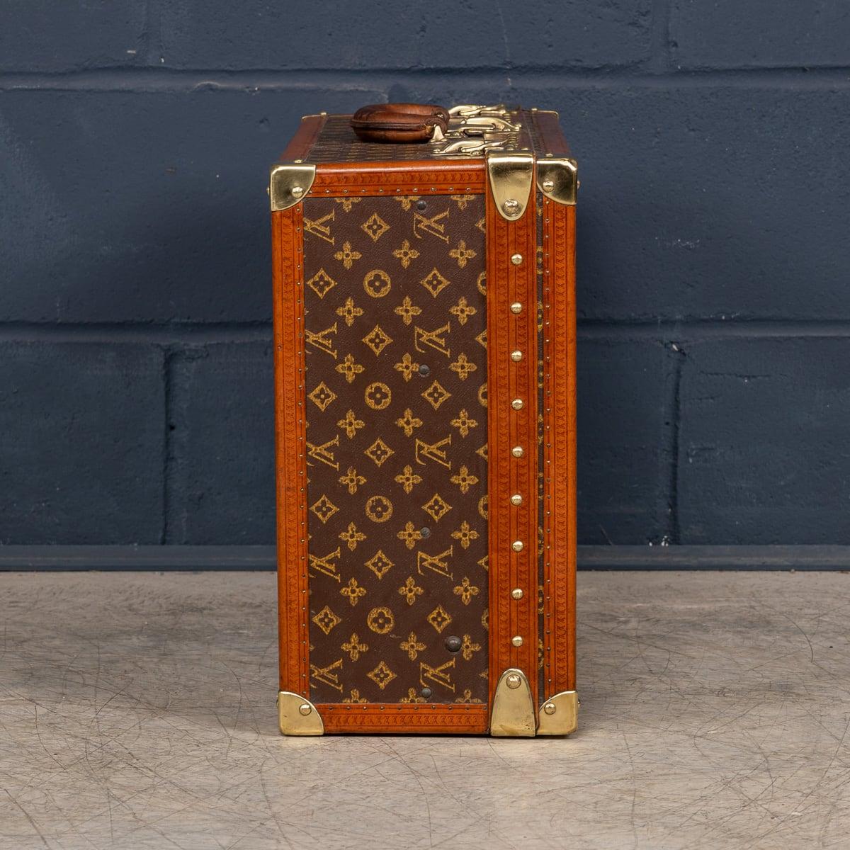 20th Century Louis Vuitton Suitcase In Monogram Canvas, France c.1940 3