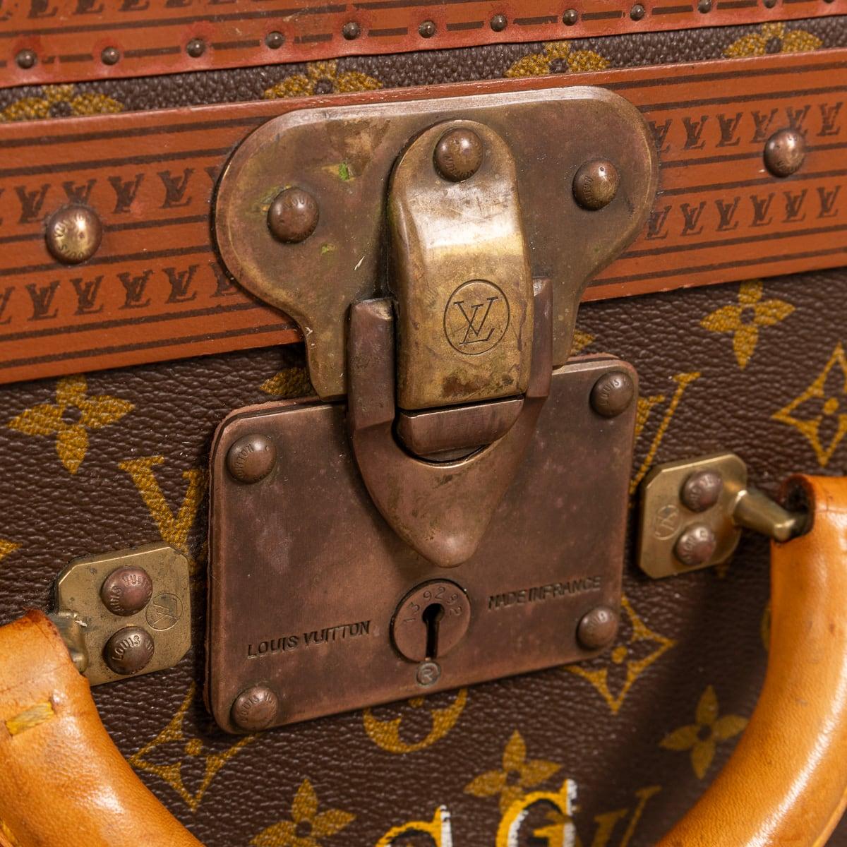 Valise Louis Vuitton du 20ème siècle en toile monogrammée, France vers 1970 en vente 6
