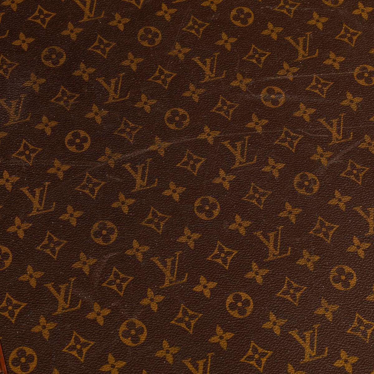 Valise Louis Vuitton du 20ème siècle en toile monogrammée, France vers 1970 en vente 8