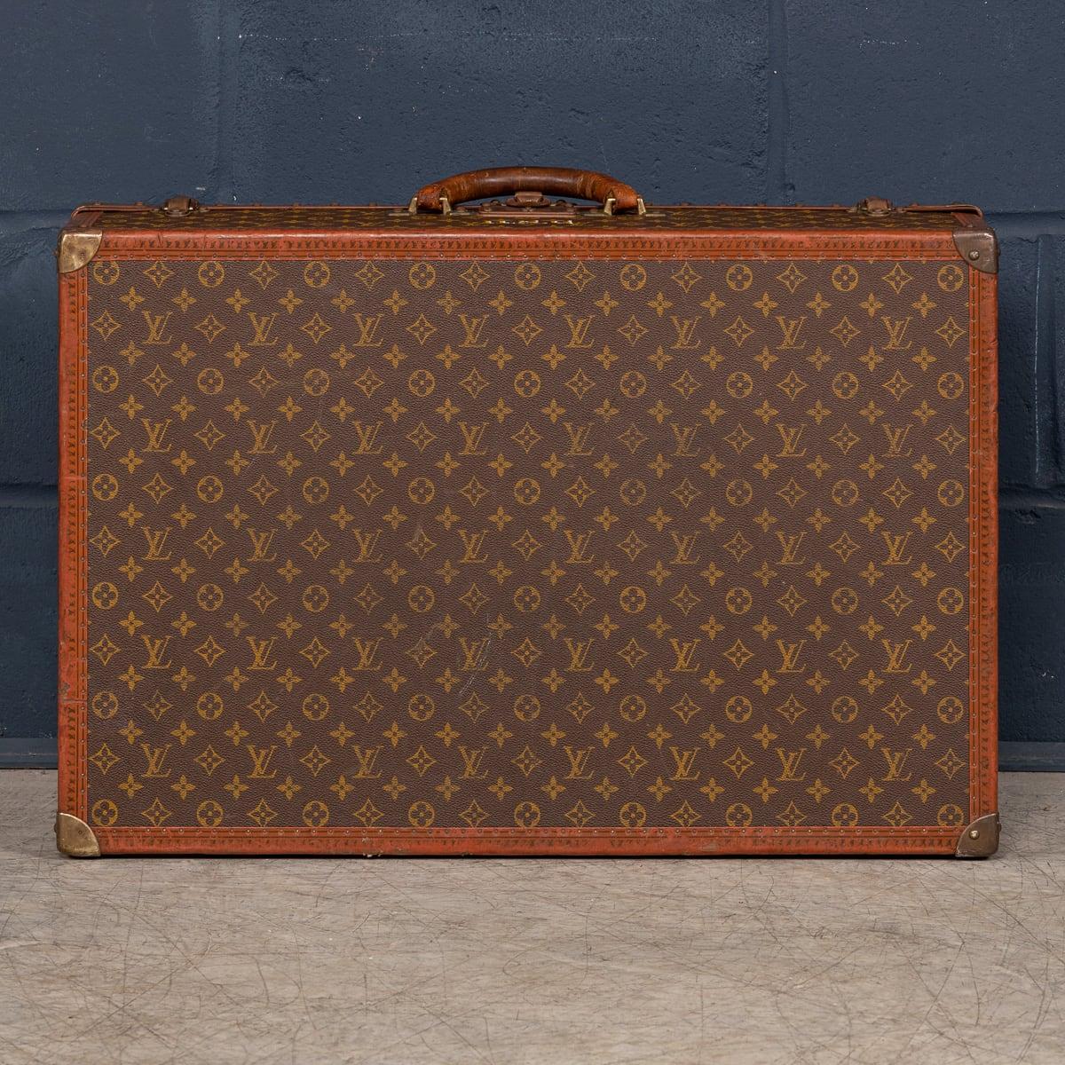 20th Century Louis Vuitton Suitcase In Monogram Canvas, France c.1970 In Good Condition In Royal Tunbridge Wells, Kent