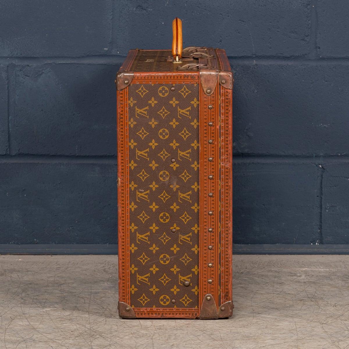 Valise Louis Vuitton du 20ème siècle en toile monogrammée, France vers 1970 en vente 1