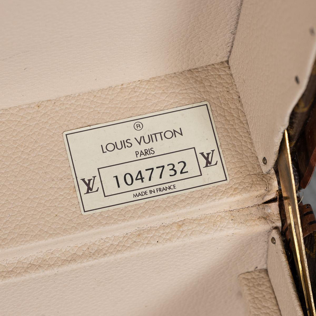Valise Louis Vuitton du 20ème siècle en toile à monogrammes, France en vente 3