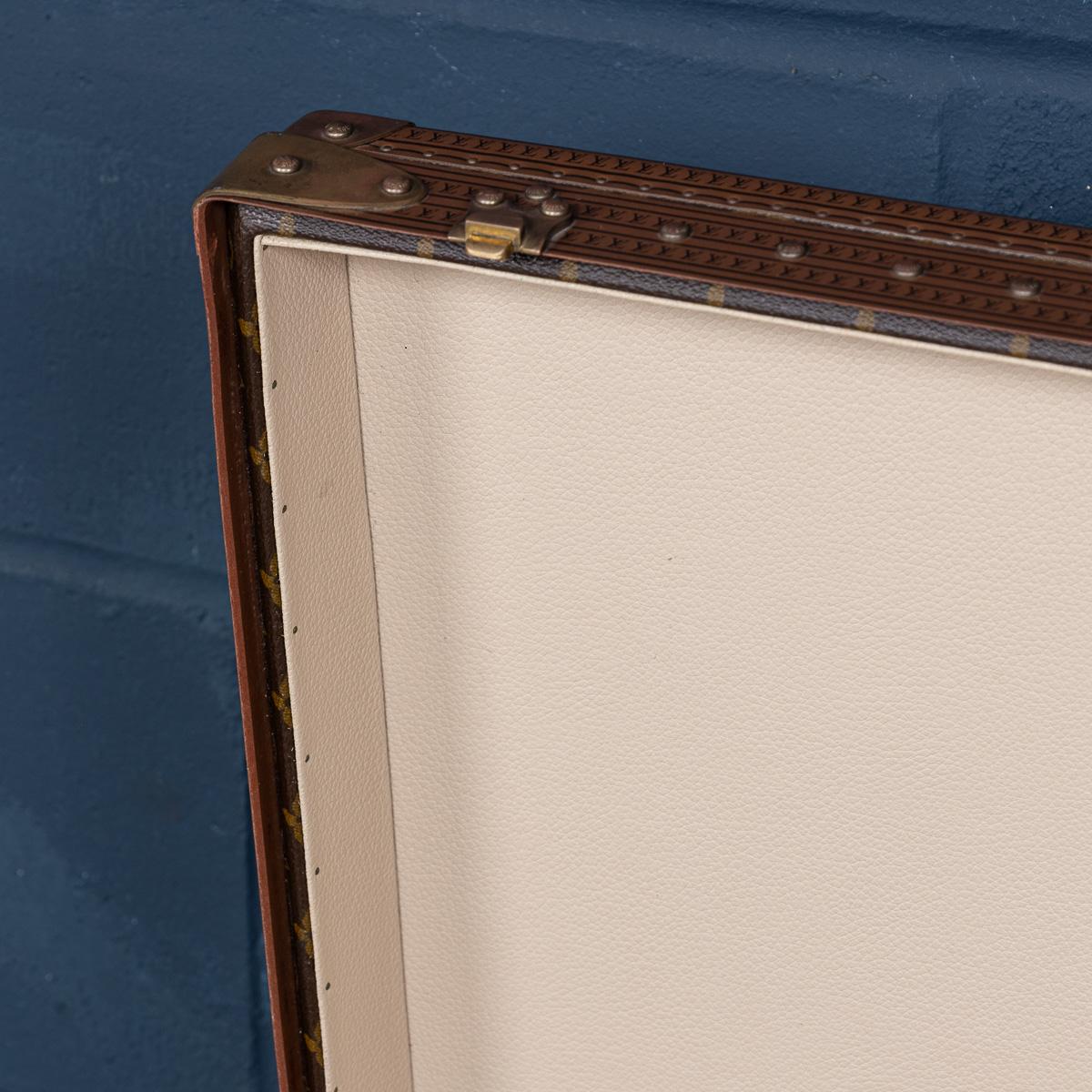 Valise Louis Vuitton du 20ème siècle en toile à monogrammes, France en vente 4