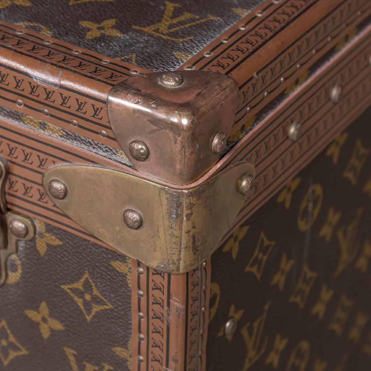 Valise Louis Vuitton du 20ème siècle en toile à monogrammes, France en vente 6